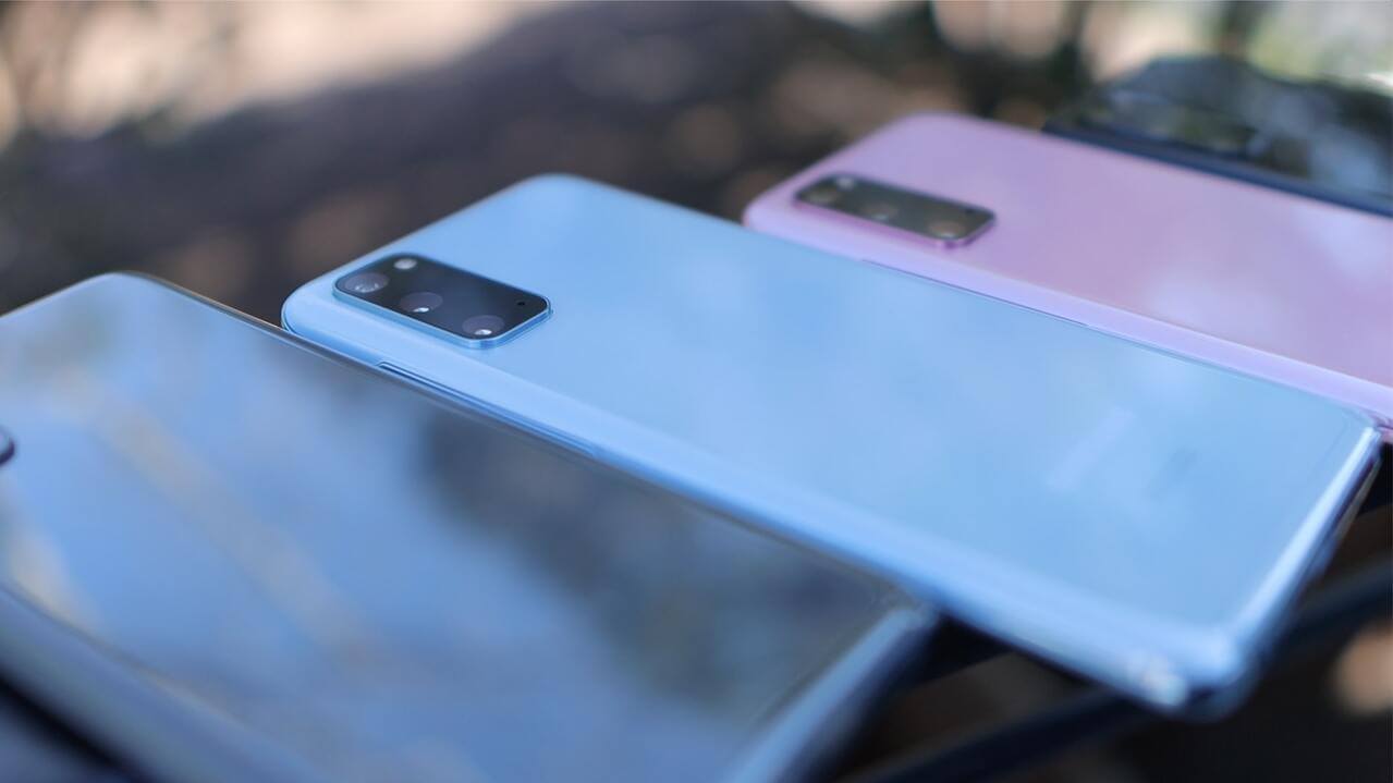 Samsung Galaxy S20 Gray, Blue & Pink Daniel Romero
