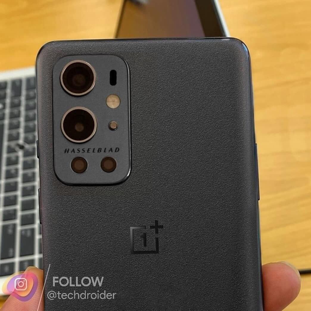OnePlus 9 Pro Stellar (Sandstone) Black zeigt sich auf erstem Bild