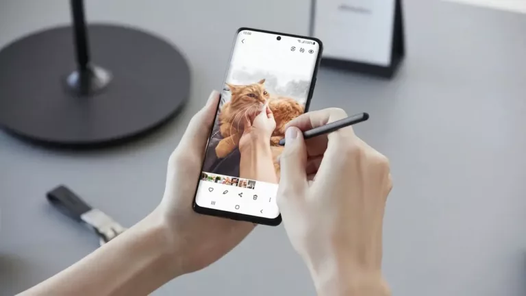 Samsung übernimmt Wallpaper-basierte Farbthemen von Android 12