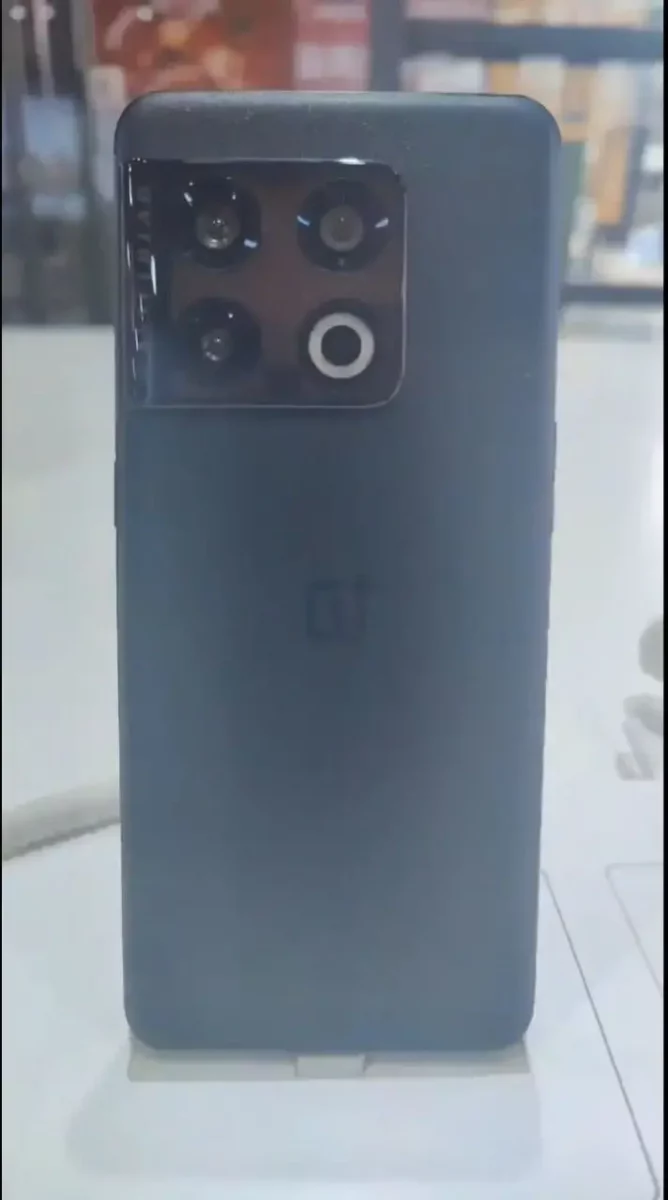 OnePlus 10 Pro OnePlus 10 Pro