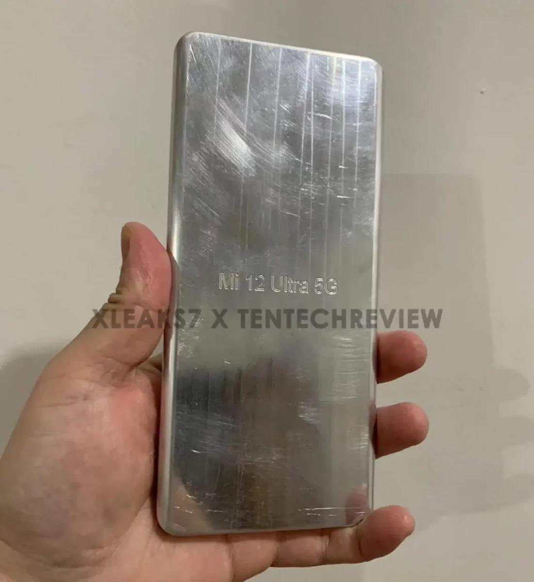 Xiaomi 12 Ultra 5G front