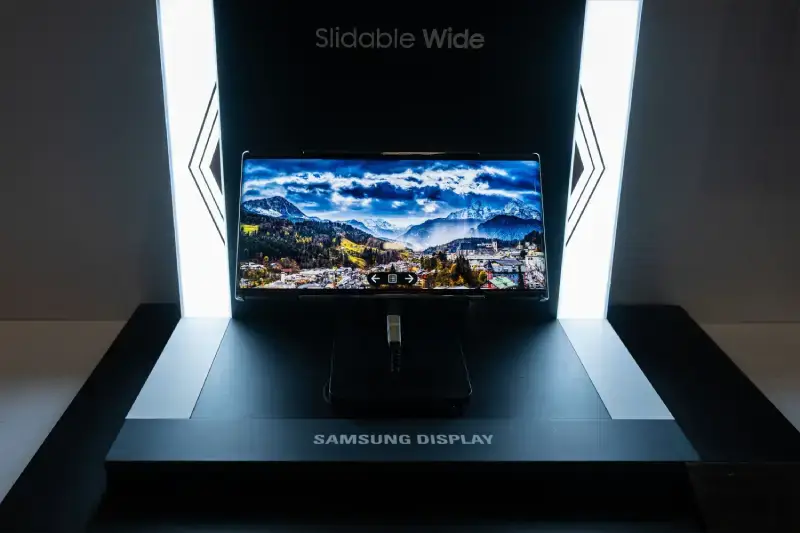 Samsung Slideable Wide OLED Display