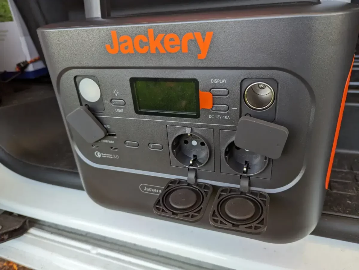 Jackery Explorer 1000 Pro und SolarSaga 80