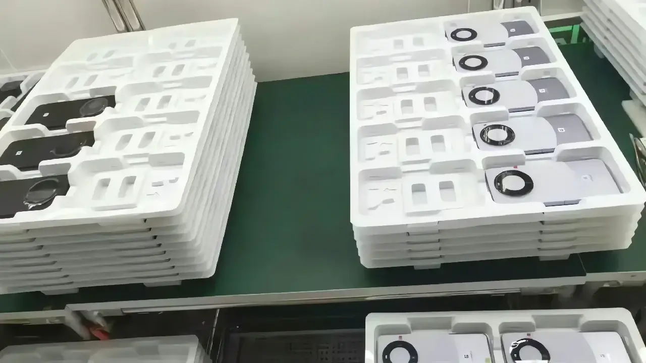 Huawei Mate 60-Serie auf Live-Bildern aus der Produktion zu sehen