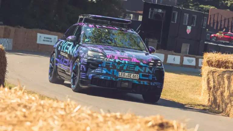 Porsche Cayenne EV