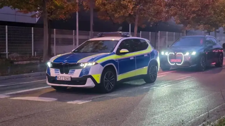 BMW iX3 Polizei