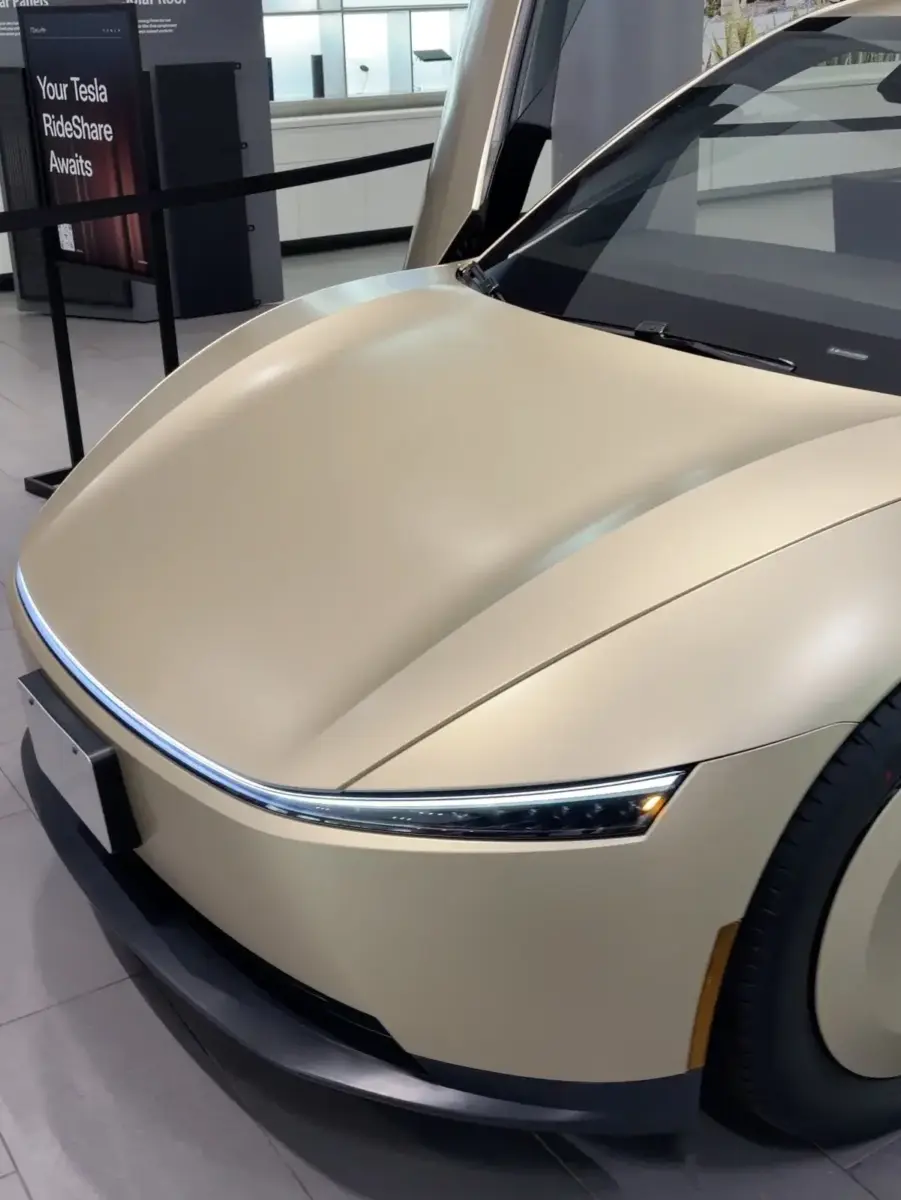 Tesla Cybercab new Design