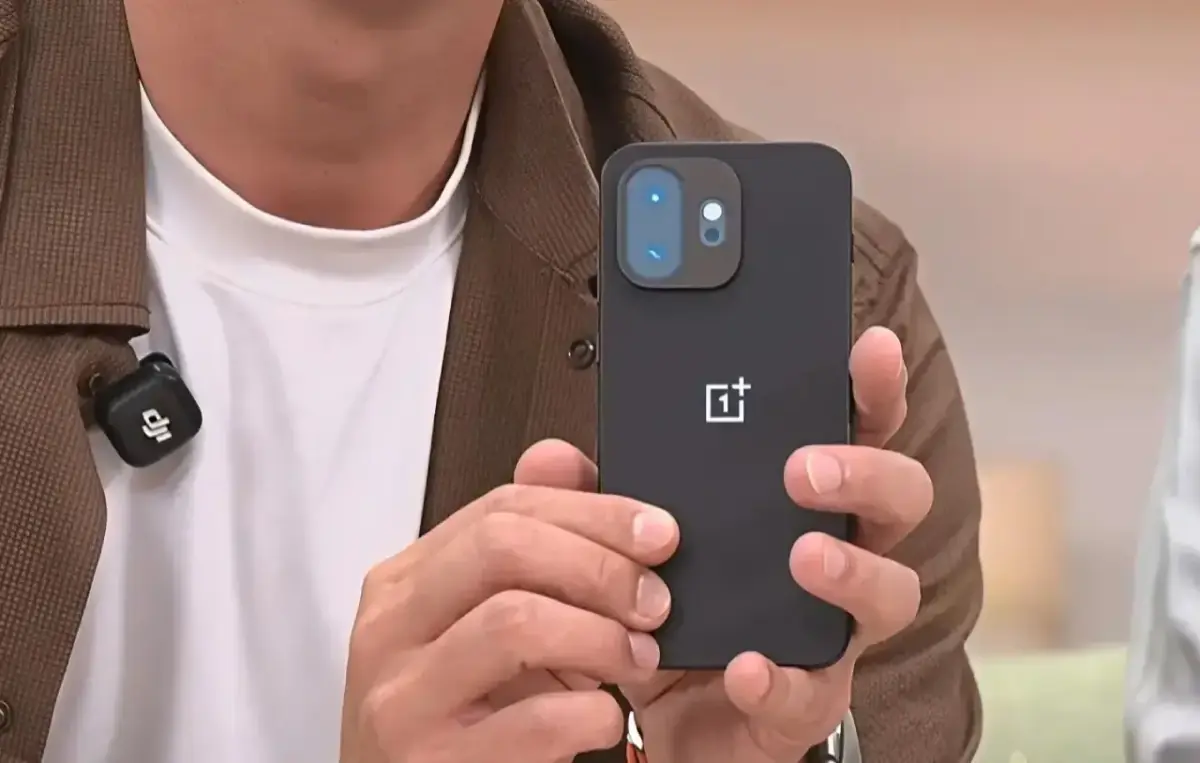 OnePlus 15T Hands-On OnePlus 15T Hands-On