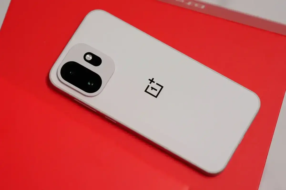 OnePlus 15T Live Images OnePlus 15T Live Images