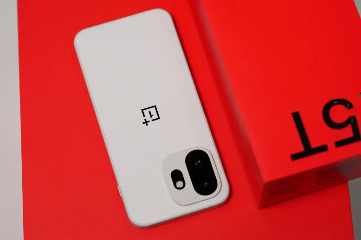 OnePlus 15T Live Images OnePlus 15T Live Images