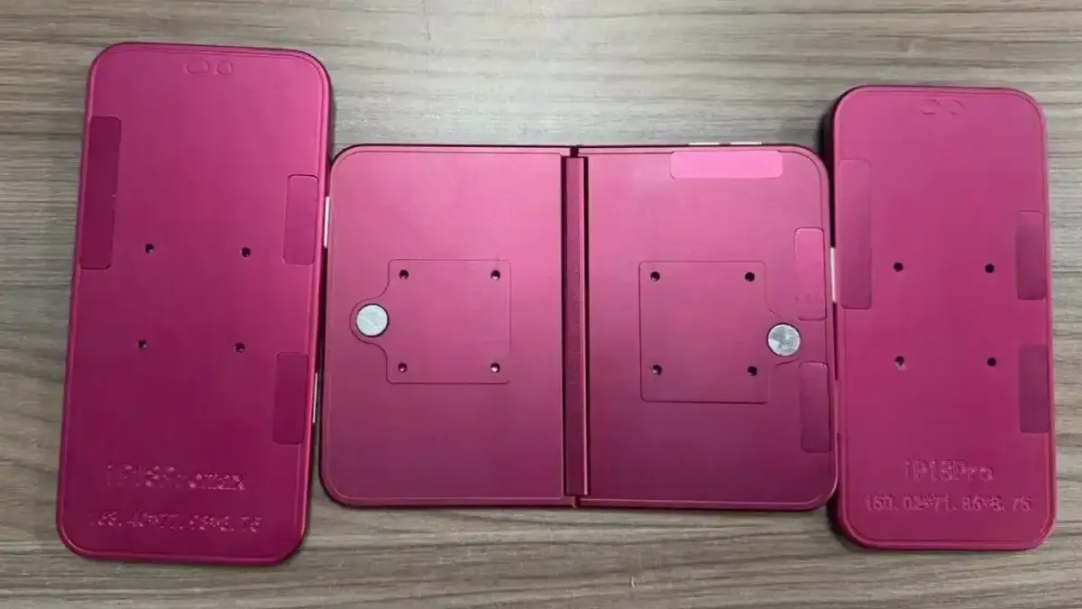 Apple iPhone Fold Dummy Apple iPhone Fold Dummy