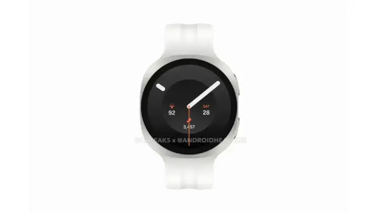 Renderbild der kommenden Samsung Galaxy Watch 9 in der Farbe Silber mit Blick auf das dunkle Zifferblatt