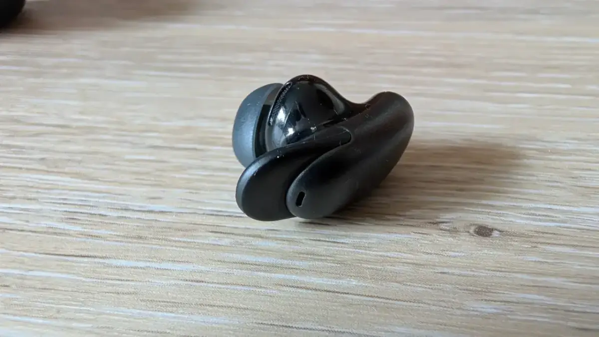detaillierte Ansicht des Soundcore Liberty 5 Pro Max Earbud detaillierte Ansicht des Soundcore Liberty 5 Pro Max Earbud
