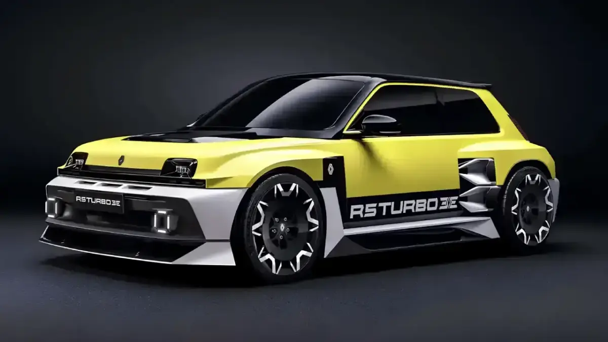 Das radikale Renault R5 Turbo 3E Elektro-Konzeptfahrzeug in auffälligem Gelb-Schwarz. Die Schrägansicht zeigt das extreme Breitbau-Design, futuristische Aero-Felgen und quadratische LED-Leuchten Das radikale Renault R5 Turbo 3E Elektro-Konzeptfahrzeug in auffälligem Gelb-Schwarz. Die Schrägansicht zeigt das extreme Breitbau-Design, futuristische Aero-Felgen und quadratische LED-Leuchten