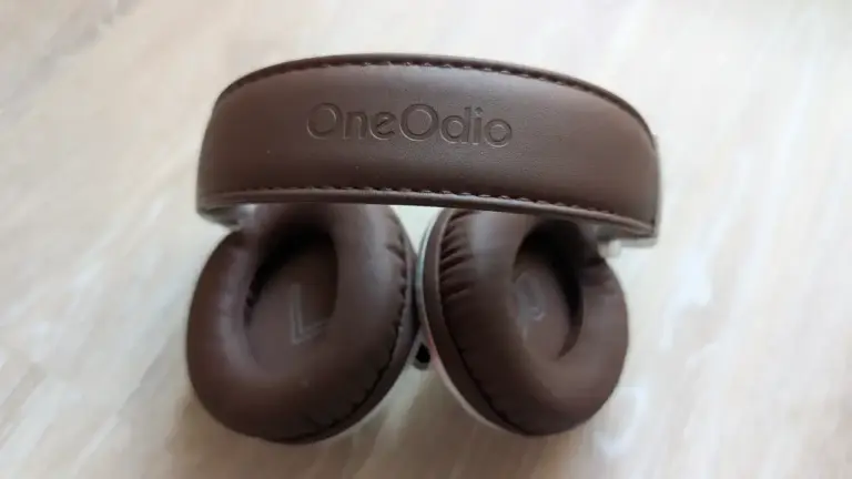 OneOdio Fusion A70 Gen 2 in Silber mit braunem Leder