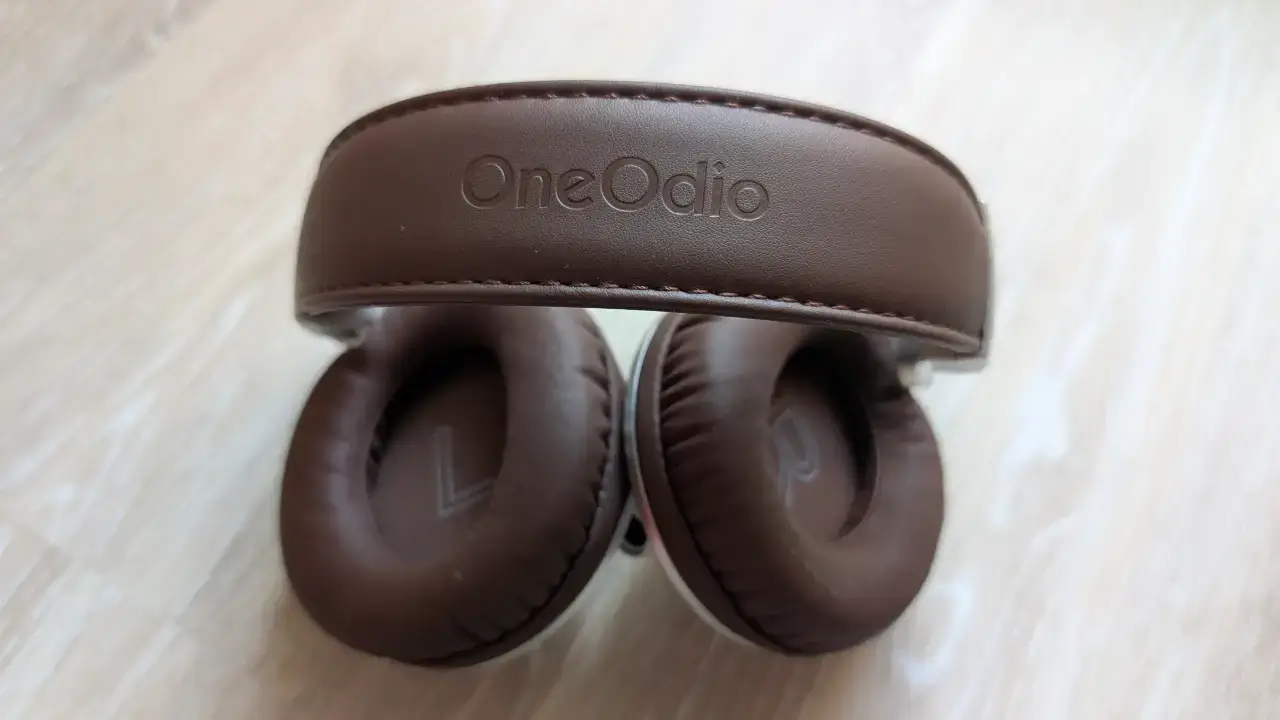 OneOdio Fusion A70 Gen 2 in Silber mit braunem Leder