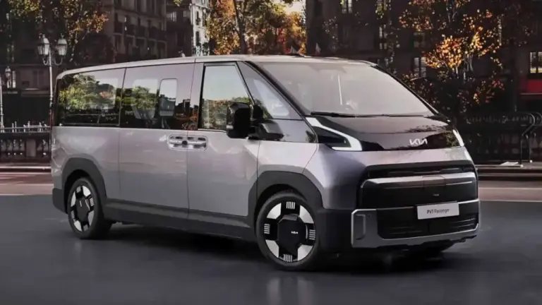 schräge Frontansicht des Kia PV7