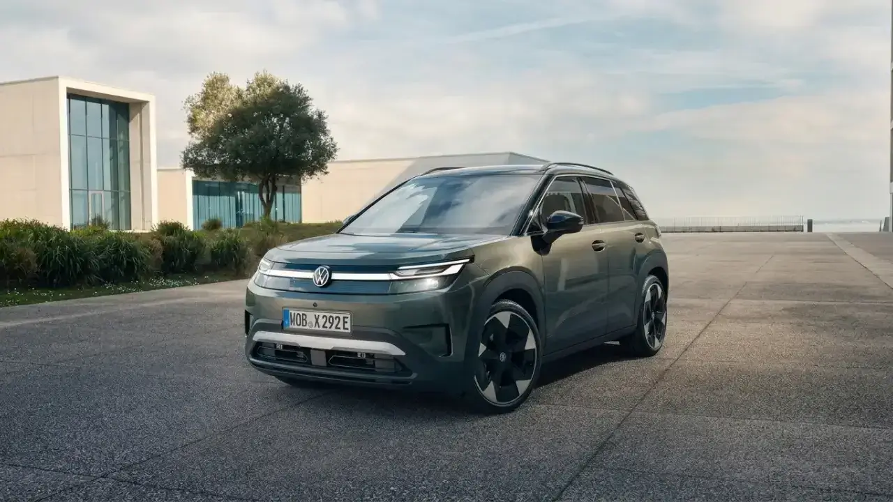 seitliche Frontansicht VW ID. Cross