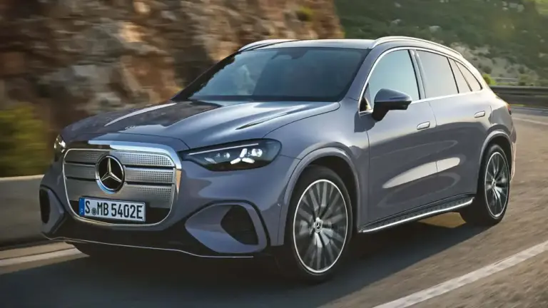 seitliche Frontansicht Mercedes GLC EQ 2025