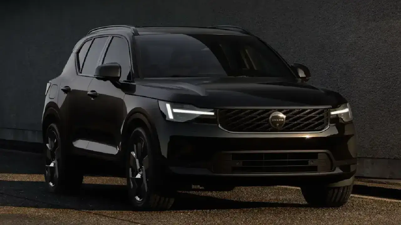 schwarzer 2027er Volvo EX40