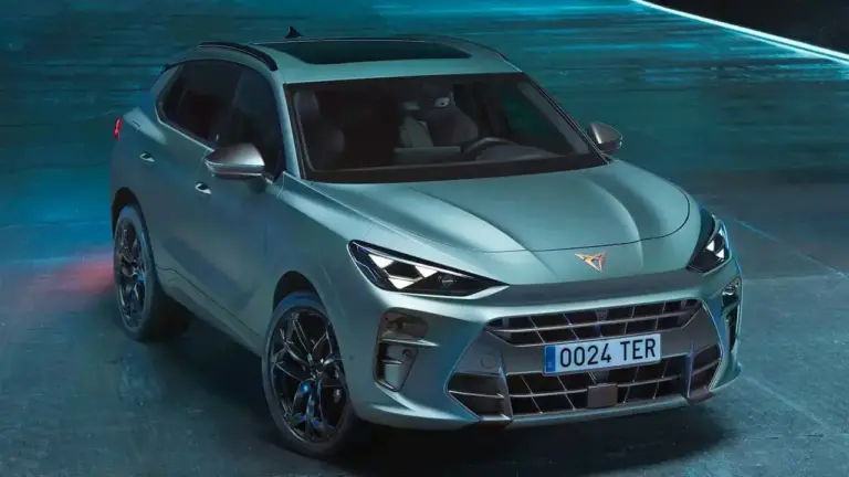 schräge Frontansicht des 2024er Cupra Terramar