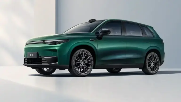 schräge Seitenansicht des Leapmotor C10