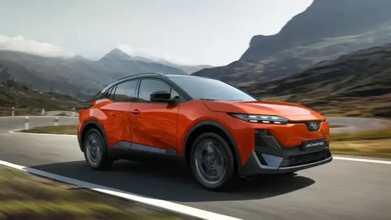 schräge Seitenansicht roter Subaru Uncharted