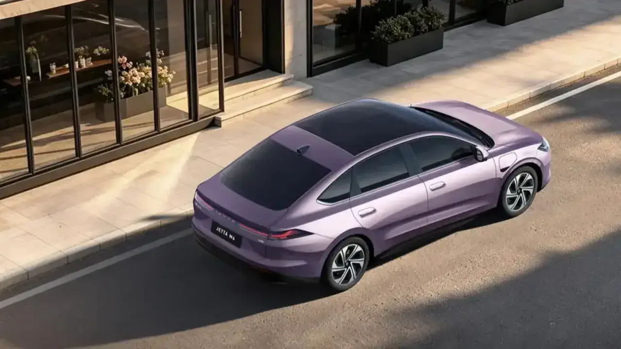 schräge Draufsicht auf den VW Jetta M6