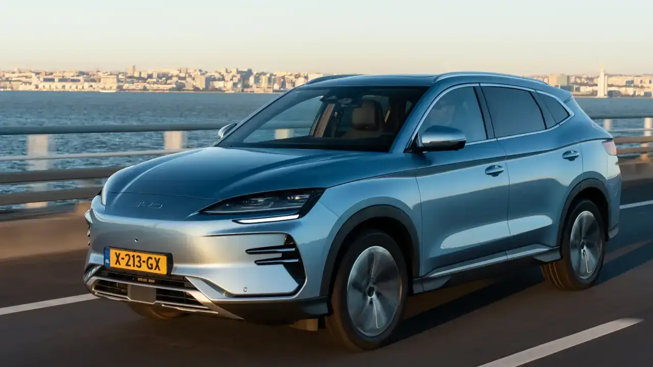 schräge Seitenansicht BYD Seal U